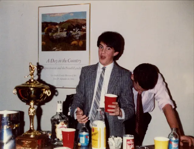 二. 又有一代人完蛋了 —— 马修·派瑞自传《朋友、恋人和糟心事》